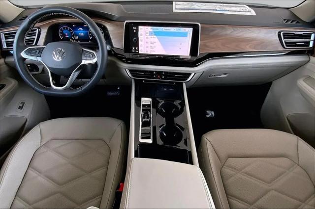2026 Volkswagen Atlas SE with Technology