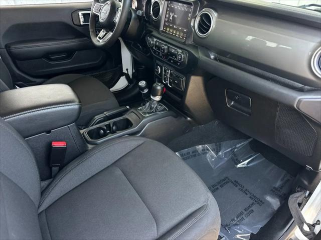 2023 Jeep Gladiator Overland