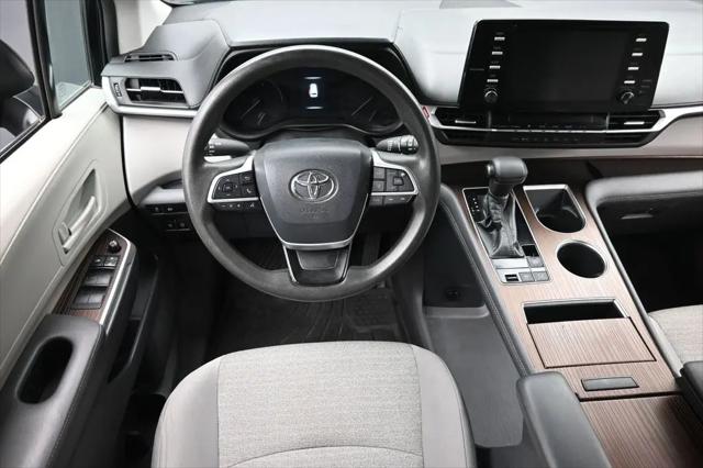 2021 Toyota Sienna LE