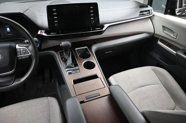 2021 Toyota Sienna LE