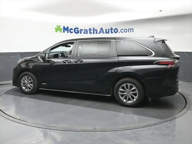 2021 Toyota Sienna LE