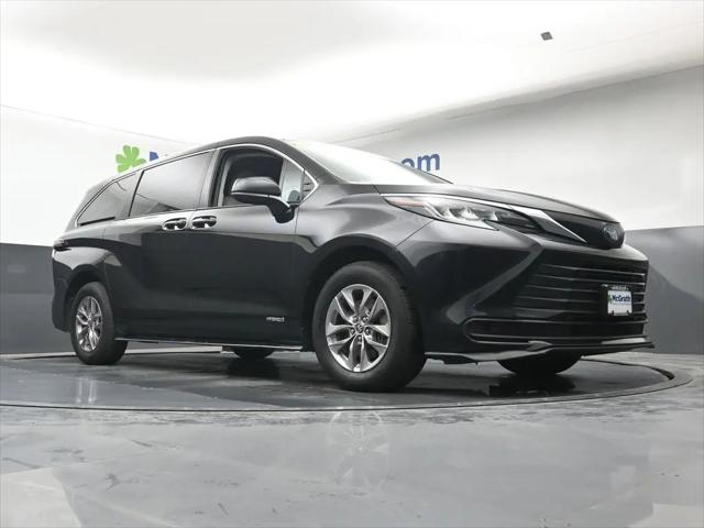 2021 Toyota Sienna LE