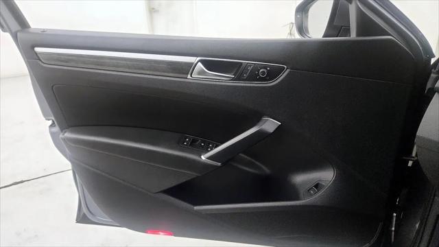 2017 Volkswagen Passat 1.8T SEL Premium