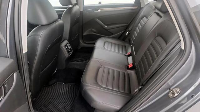 2017 Volkswagen Passat 1.8T SEL Premium