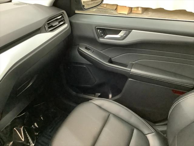 2025 Ford Escape Platinum