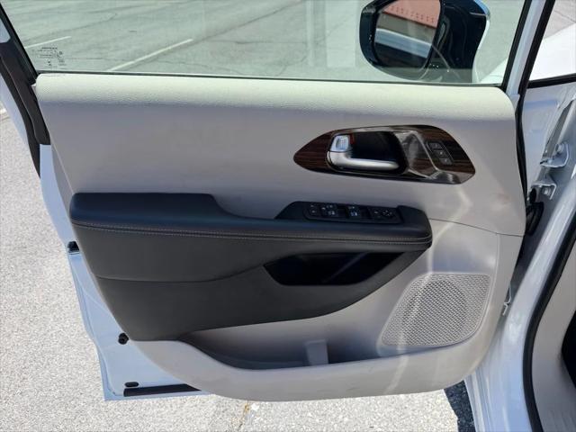 2023 Chrysler Pacifica Limited AWD