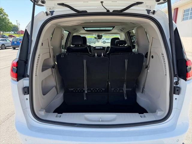 2023 Chrysler Pacifica Limited AWD
