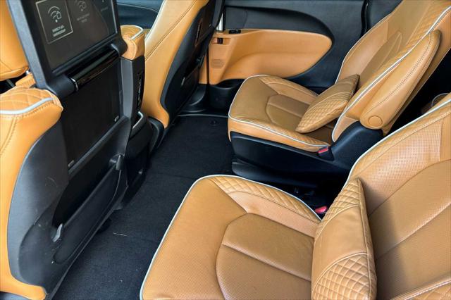 2023 Chrysler Pacifica Hybrid Pinnacle
