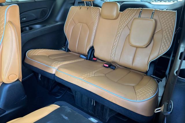 2023 Chrysler Pacifica Hybrid Pinnacle