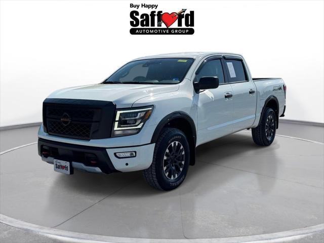 2022 Nissan TITAN Crew Cab PRO-4X 4x4 2022 Nissan TITAN Crew Cab PRO-4X 4x4