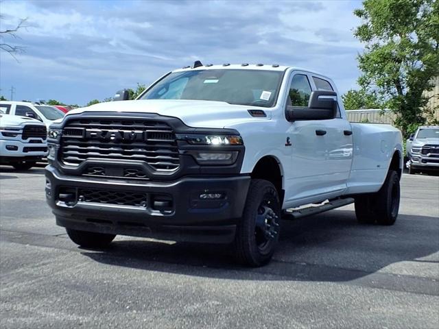2026 RAM Ram 3500 RAM 3500 TRADESMAN CREW CAB 4X4 8 BOX