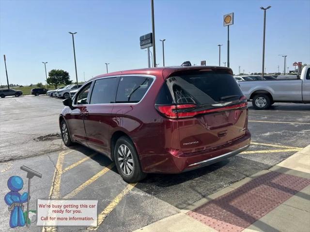 2023 Chrysler Pacifica Hybrid Touring L