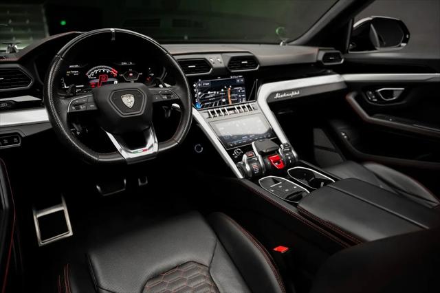 2021 Lamborghini Urus Graphite Capsule