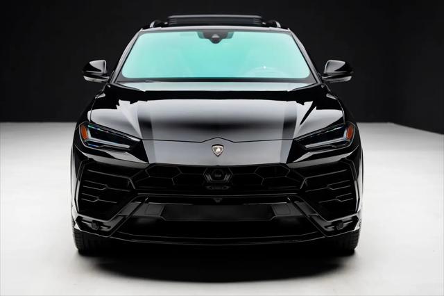 2021 Lamborghini Urus Graphite Capsule