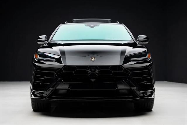 2021 Lamborghini Urus Graphite Capsule