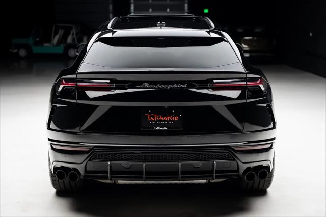 2021 Lamborghini Urus Graphite Capsule