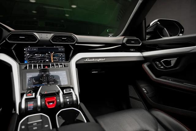 2021 Lamborghini Urus Graphite Capsule