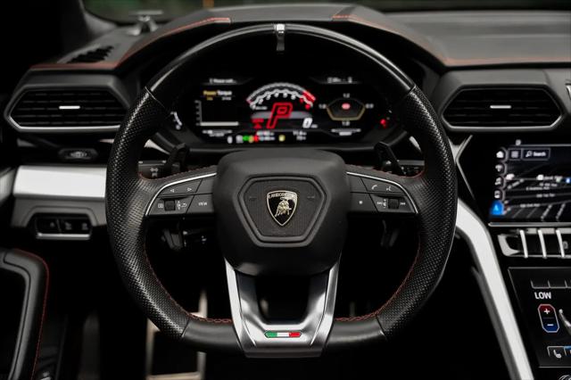 2021 Lamborghini Urus Graphite Capsule