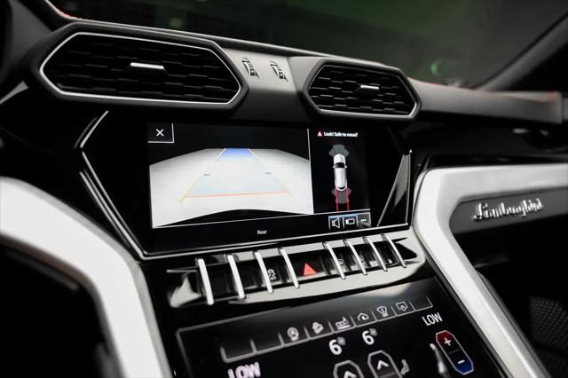 2021 Lamborghini Urus Graphite Capsule