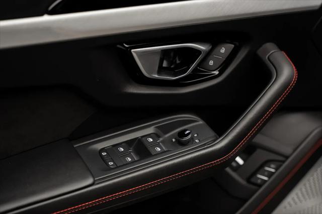 2021 Lamborghini Urus Graphite Capsule
