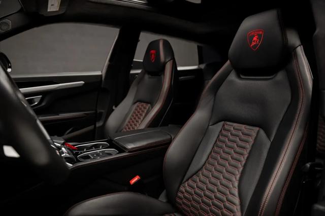 2021 Lamborghini Urus Graphite Capsule