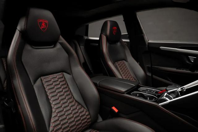 2021 Lamborghini Urus Graphite Capsule