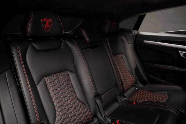 2021 Lamborghini Urus Graphite Capsule