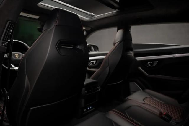 2021 Lamborghini Urus Graphite Capsule