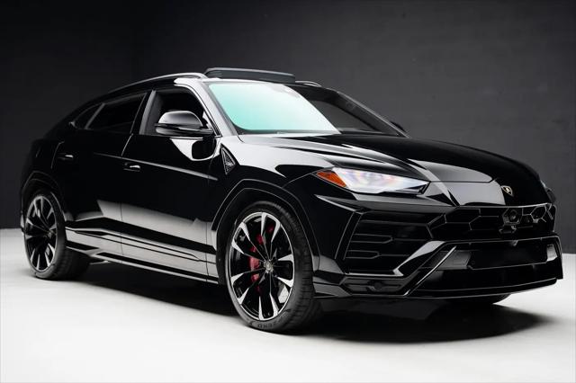 2021 Lamborghini Urus Graphite Capsule