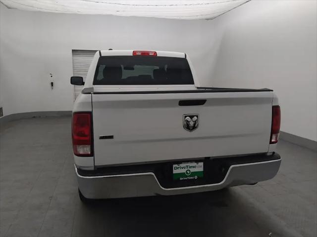 2022 Ram 1500 Classic SLT Crew Cab 4x2 5'7" Box