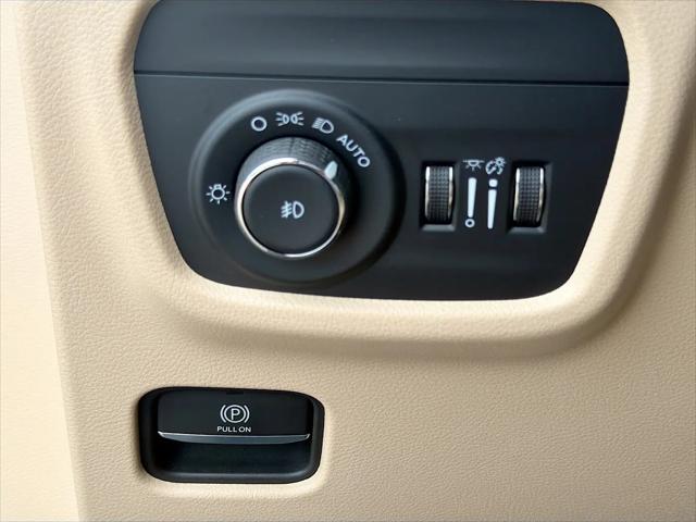 2025 Jeep Grand Cherokee Limited 4x2