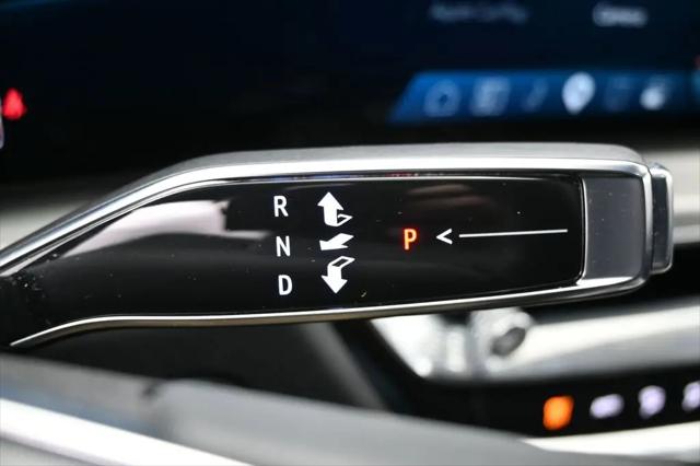 2024 Cadillac iQ Luxury w/1SC