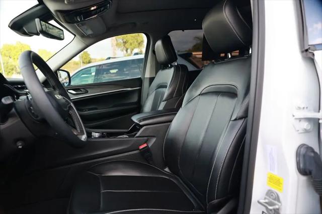 2023 Jeep Grand Cherokee L Limited 4x2