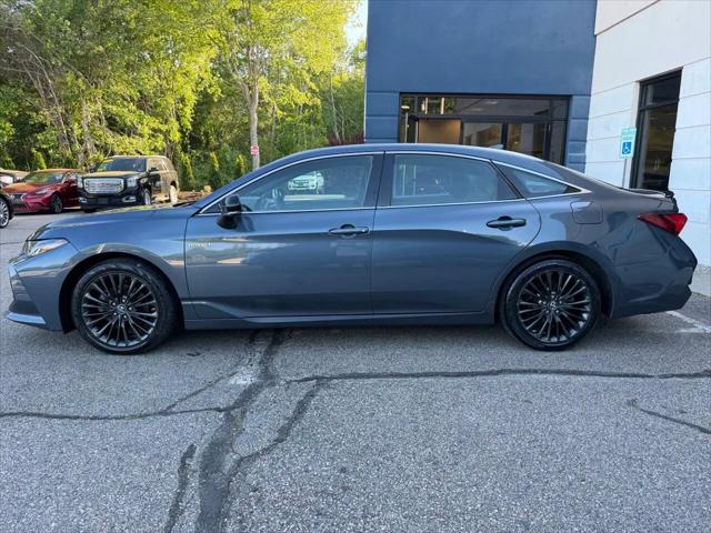 2019 Toyota Avalon Hybrid XSE