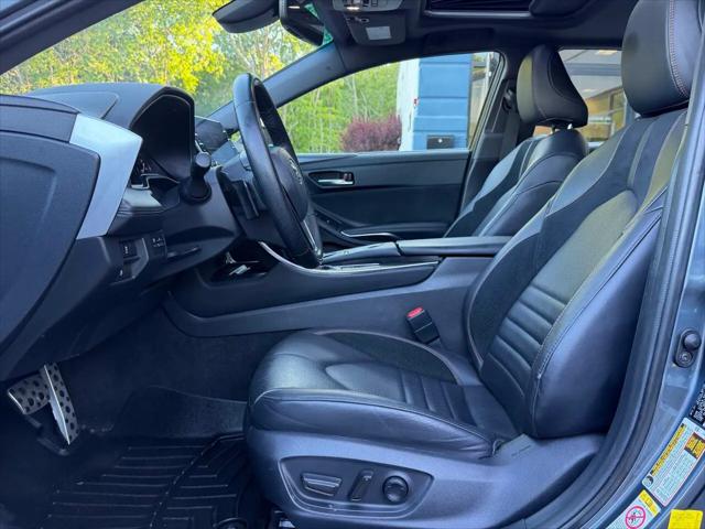 2019 Toyota Avalon Hybrid XSE