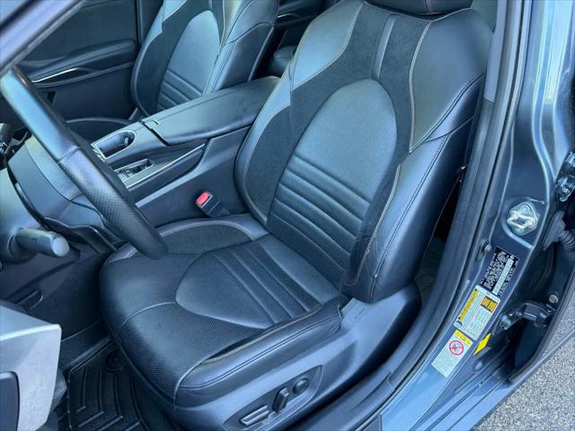 2019 Toyota Avalon Hybrid XSE