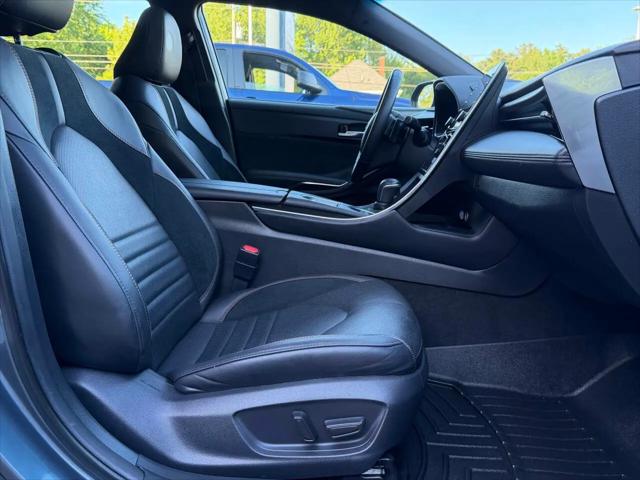 2019 Toyota Avalon Hybrid XSE