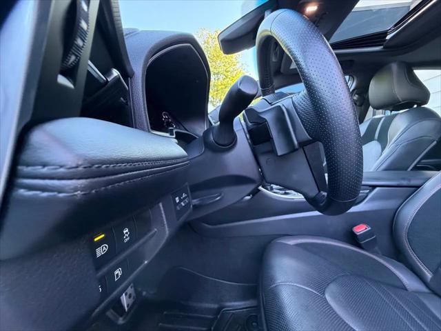 2019 Toyota Avalon Hybrid XSE