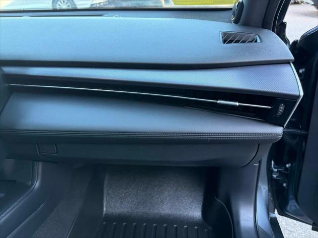 2019 Toyota Avalon Hybrid XSE