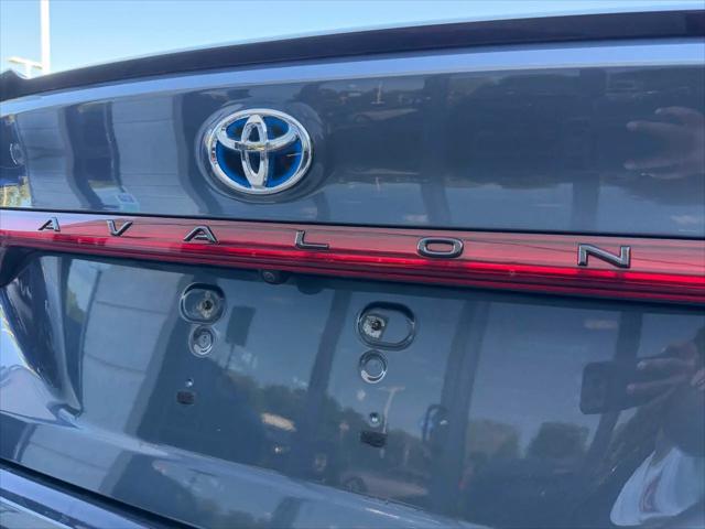 2019 Toyota Avalon Hybrid XSE