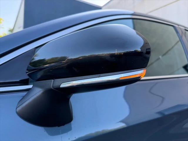 2019 Toyota Avalon Hybrid XSE