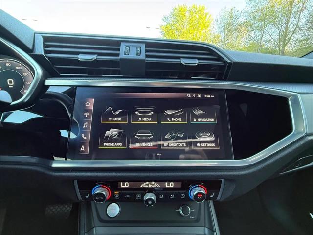 2020 Audi Q3 Premium Plus 45 TFSI S line quattro Tiptronic