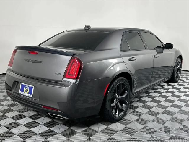 2021 Chrysler 300 Touring