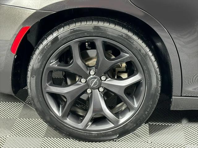 2021 Chrysler 300 Touring
