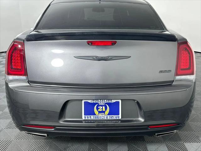 2021 Chrysler 300 Touring