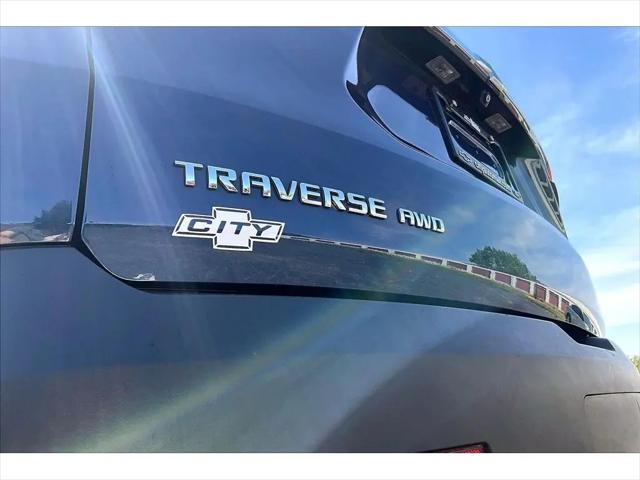 2022 Chevrolet Traverse AWD LS