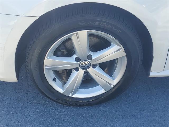 2012 Volkswagen Passat 2.5L SE