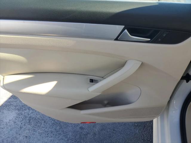 2012 Volkswagen Passat 2.5L SE
