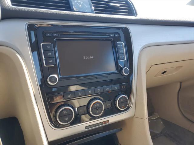 2012 Volkswagen Passat 2.5L SE