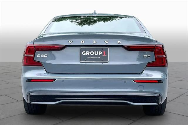 2024 Volvo S60 B5 Core Dark Theme